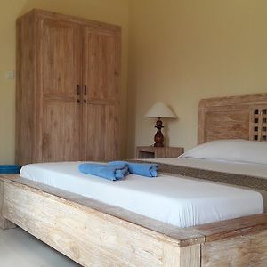 Kamar double standard